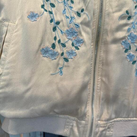 Blank nyc pink floral embroidered - Picture 3 of 7